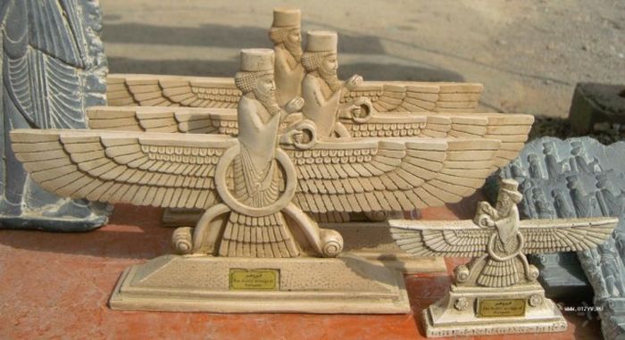 «Башни молчания» в Иране и Индии