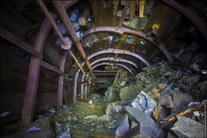 Старая, заброшенная шахта