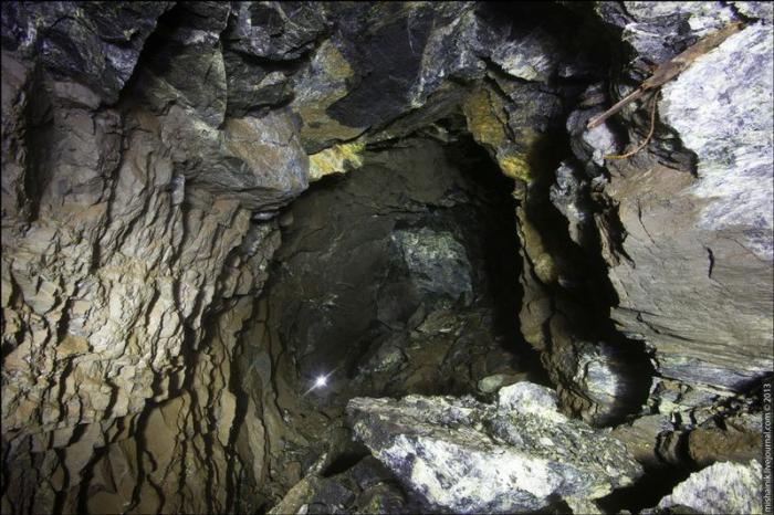 Старая, заброшенная шахта