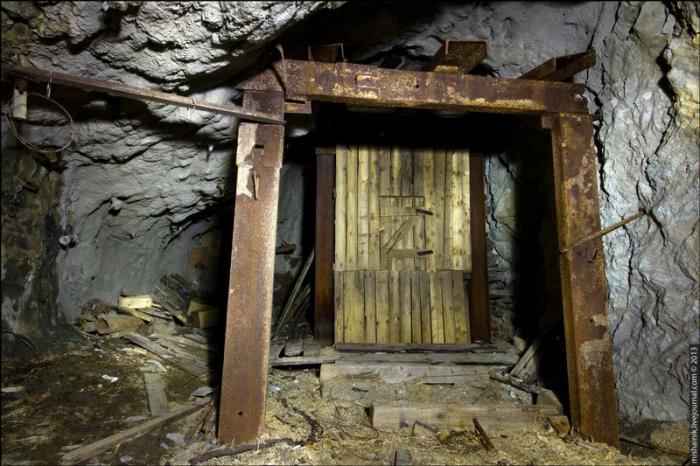 Старая, заброшенная шахта