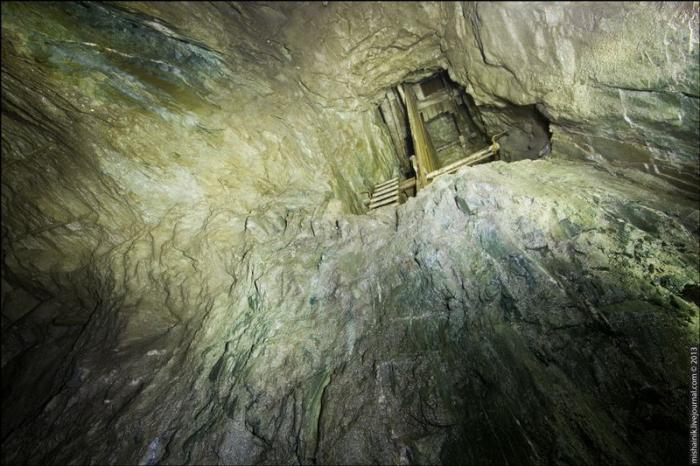 Старая, заброшенная шахта