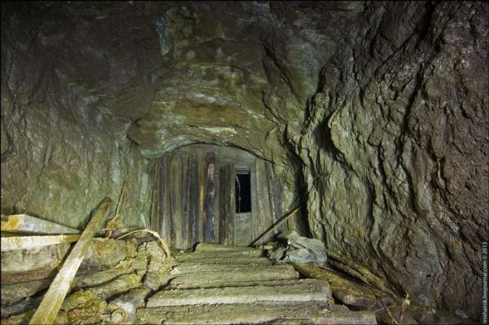 Старая, заброшенная шахта