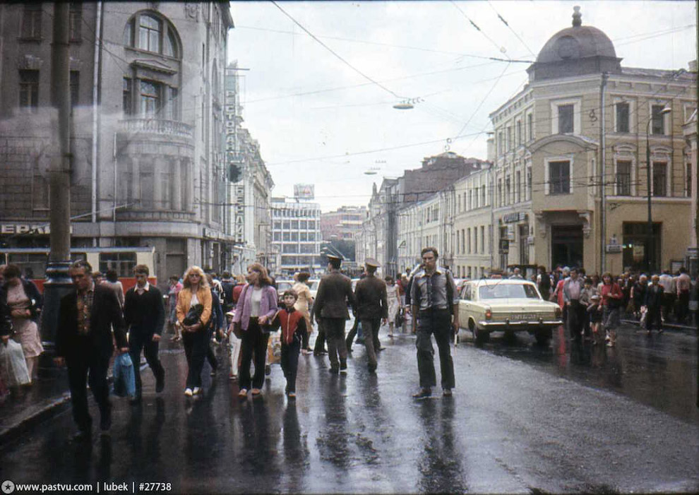 Прогулка по Москве 1985 года Прогулка по Москве 1985 года
