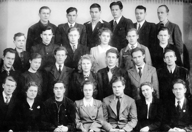 Редкие фотографии молодого Бориса Ельцина Редкие фотографии молодого Бориса Ельцина