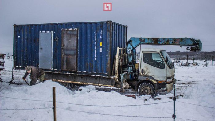 На аэродроме под Тверью живет медвежонок по кличке Мансур