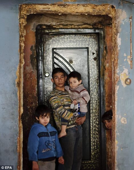 Как живут цыгане в румынском гетто