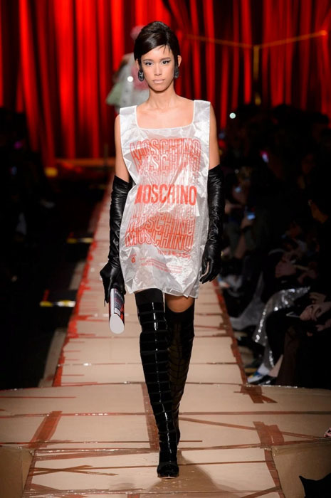 Новая коллекция Moschino под названием «Мусорный шик»
