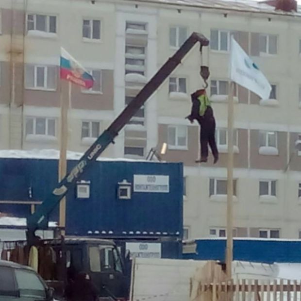 Установка флага в Норильске