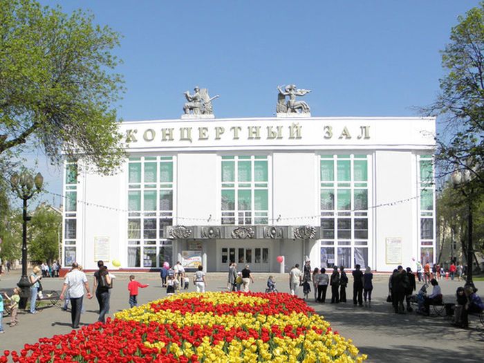 Закрытый на реконструкцию концертный зал Тамбова