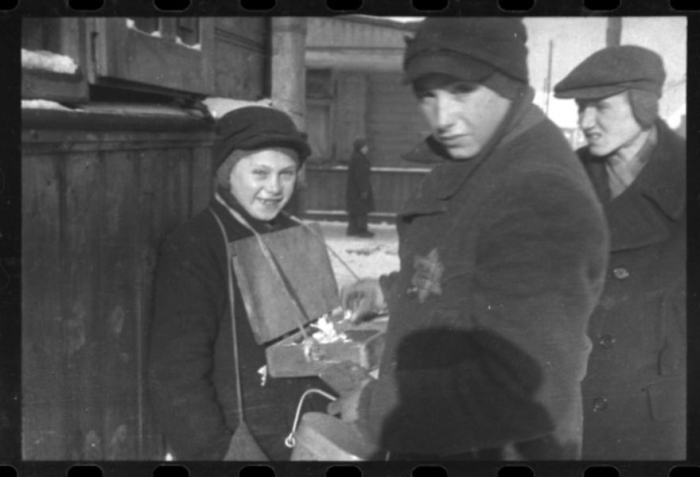 Жизнь польских евреев в гетто на фото Хенрика Росса