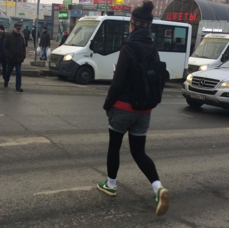 Барышня без трусов, парень на каблуках и другие стиляги на питерских улицах