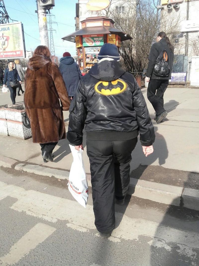 Барышня без трусов, парень на каблуках и другие стиляги на питерских улицах