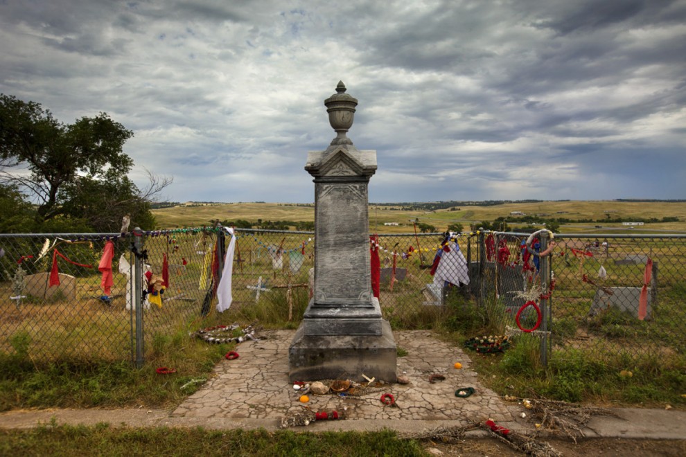 Сюрреалистичные фотографии из жизни современных индейцев оглала-лакота