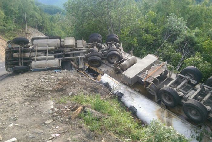 Пользователи сети решили спасти дальнобойщика, живущего в палатке на трассе под Иркутском