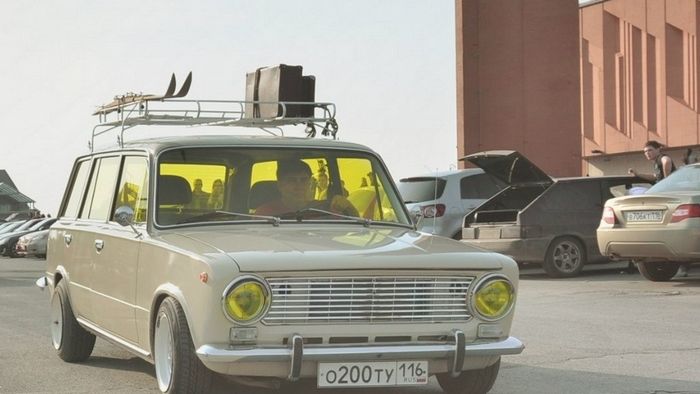 Полтора автомобиля ВАЗ-2102