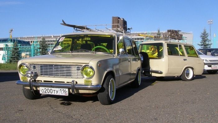 Полтора автомобиля ВАЗ-2102