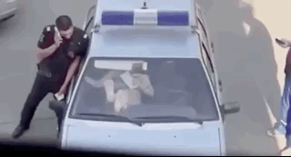 Дерьмо случается и у девушек