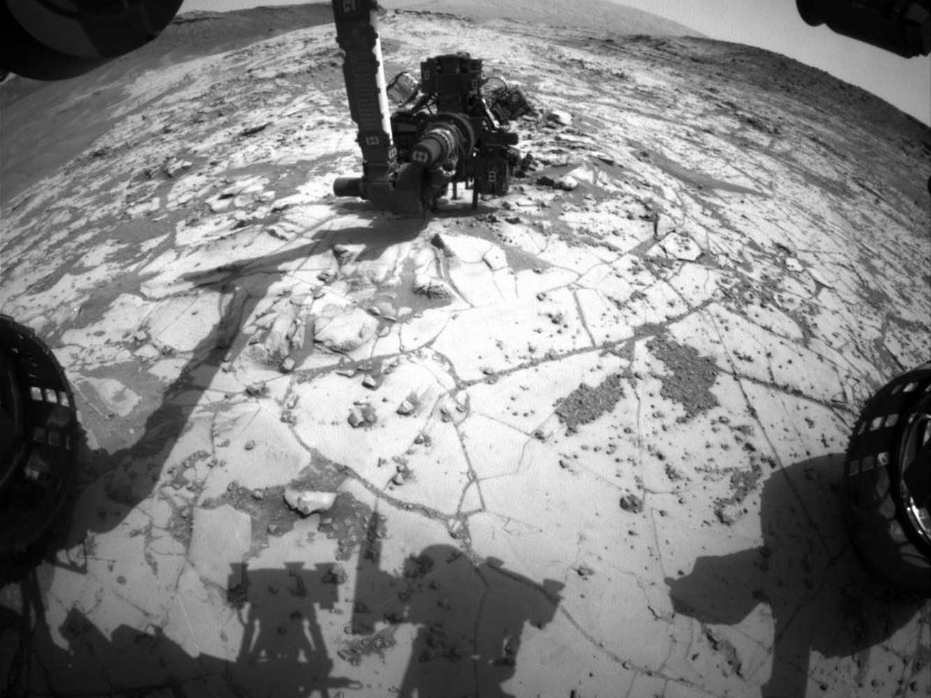 14 великолепных фотографий Марса, сделанных Curiosity за 3 года