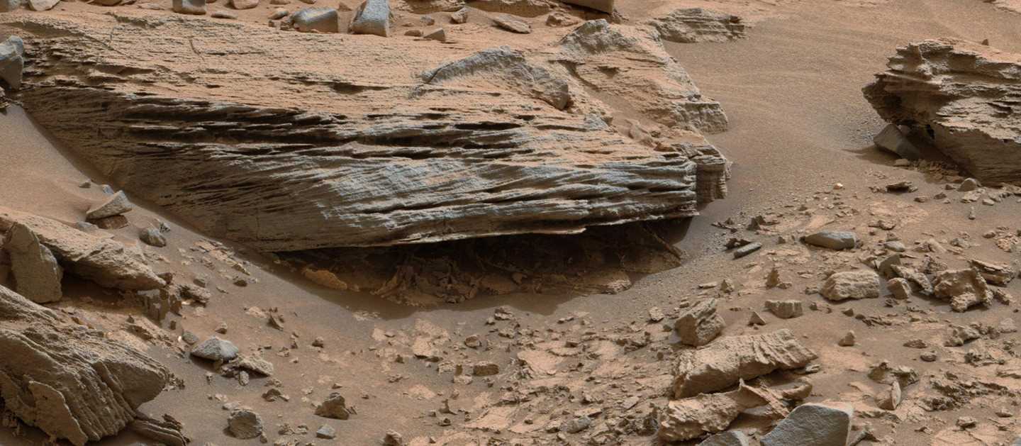 14 великолепных фотографий Марса, сделанных Curiosity за 3 года
