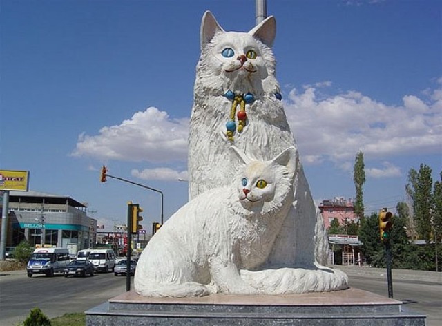 Памятники котам Памятники котам