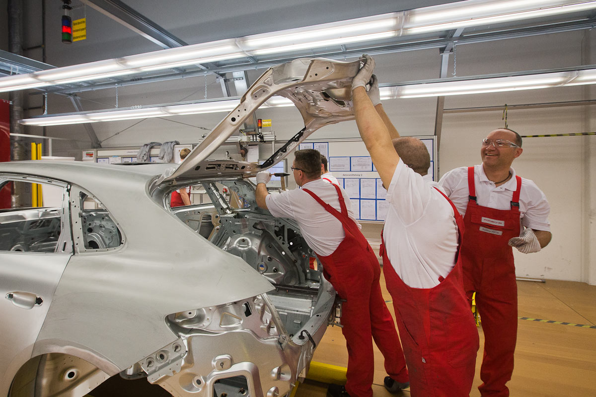 Как в Лейпциге собирают Porsche