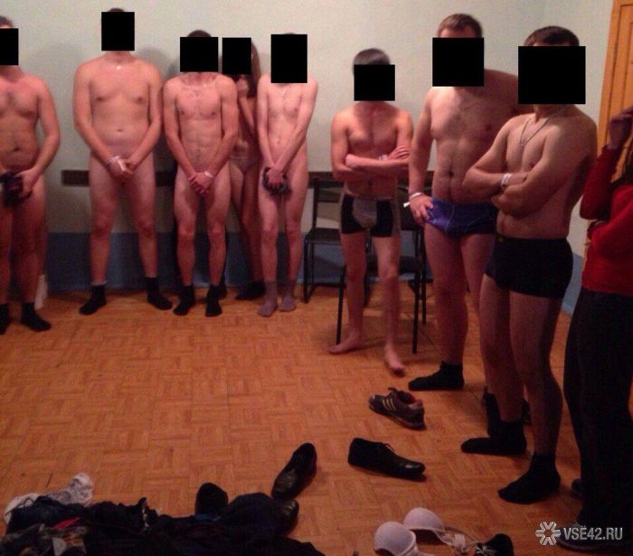 Первокурсники истфака КемГУ разделись на обряде посвящения в студенты