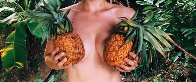 «Ананасовая грудь» - новый тренд в Instagram
