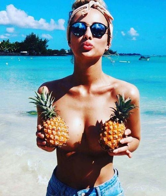 «Ананасовая грудь» - новый тренд в Instagram