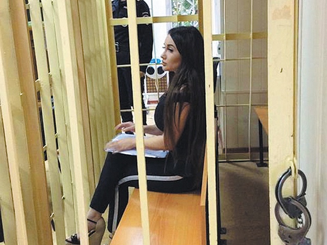 Модель Кира Майер проведет за решеткой 1,5 года за нападение на гаишника