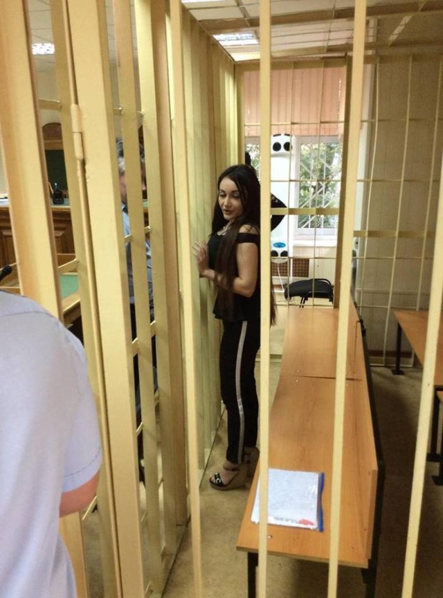 Модель Кира Майер проведет за решеткой 1,5 года за нападение на гаишника