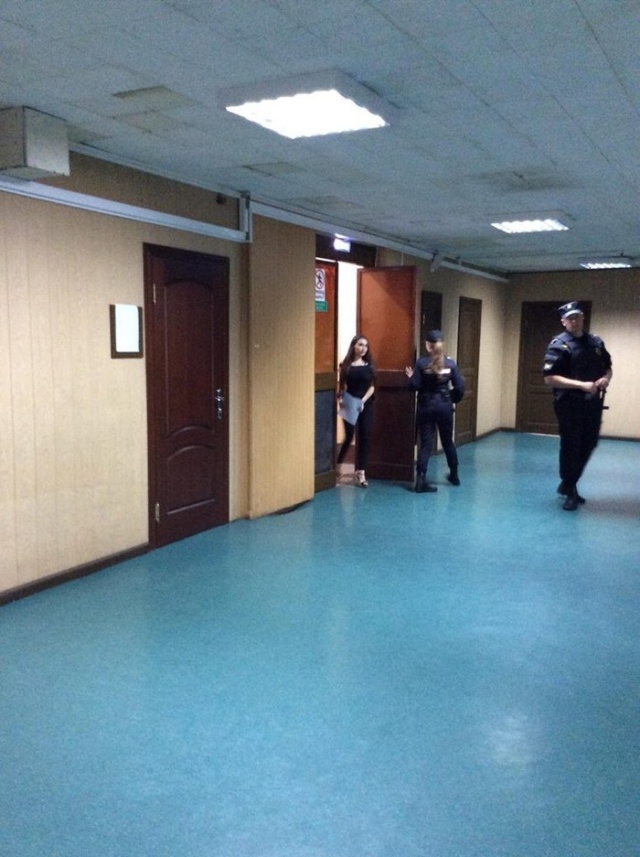 Модель Кира Майер проведет за решеткой 1,5 года за нападение на гаишника