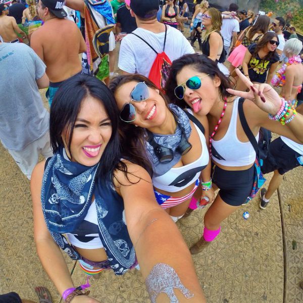 Девушки с фестиваля электронной музыки Tomorrowland 2014 (38 фото)