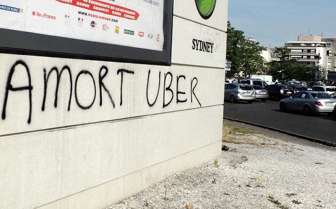 Таксисты всего мира протестуют против сервиса Uber Таксисты всего мира протестуют против сервиса Uber