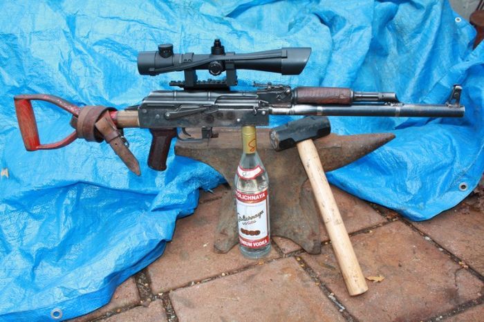 АК-47 из лопаты
