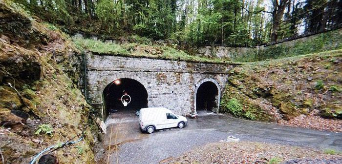 Что находится в заброшенном тоннеле (7 фото)