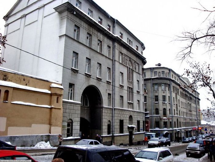 Экскурсия по легендарному московскому подвалу