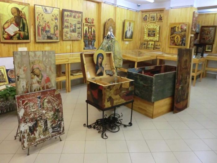 Ящики из икон в музее мэра Екатеринбурга