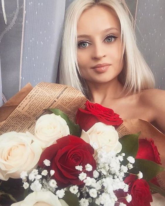 «Русская Барби» Юлия Кригер заявляет о натуральности своей красоты