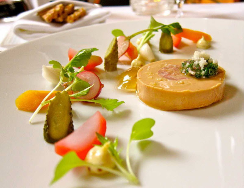 Каково это — пообедать за 295 долларов в лучшем ресторане мира Eleven Madison Park Каково это — пообедать за 295 долларов в лучшем ресторане мира Eleven Madison Park