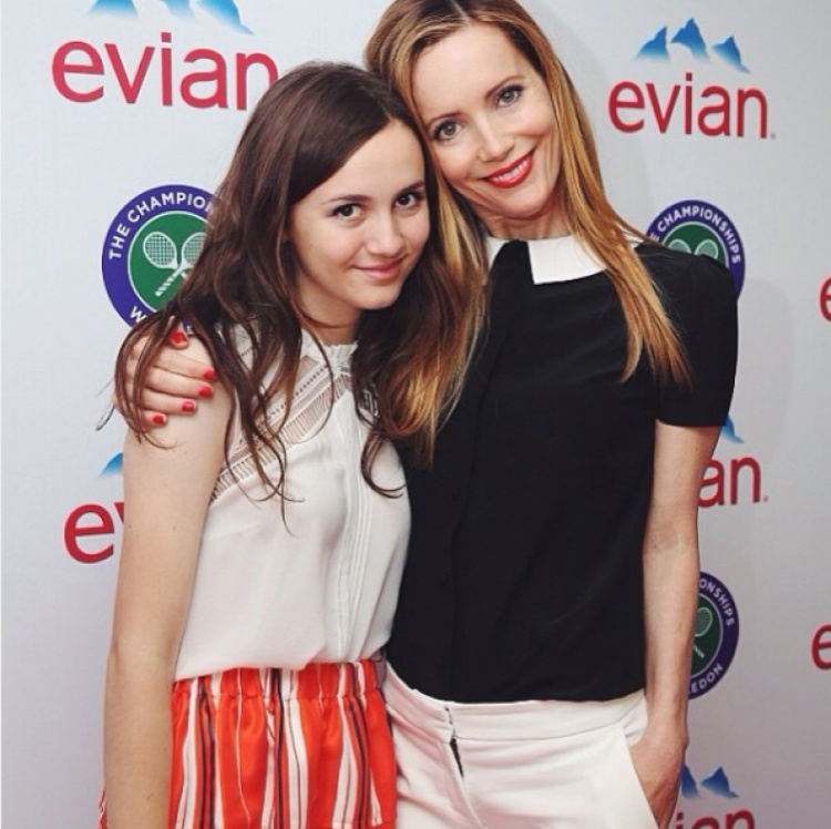 Знаменитые мамы, которые выглядят эффектнее своих детей Знаменитые мамы, которые выглядят эффектнее своих детей