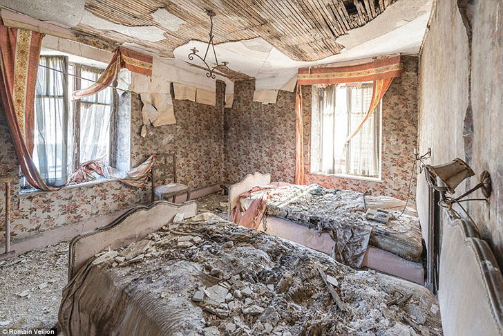 Здесь спит время: красота развалин в объективе французского фотографа Ромэна Вейона Здесь спит время: красота развалин в объективе французского фотографа Ромэна Вейона