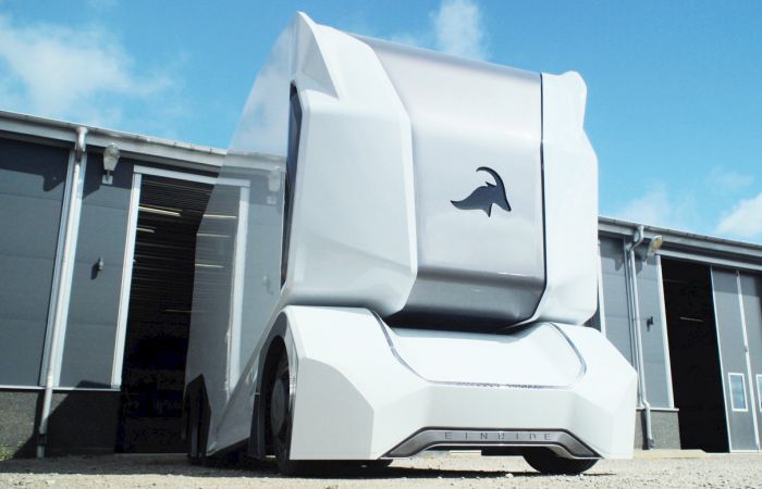 Самоуправляемый грузовик T-Pod, в котором нет кабины