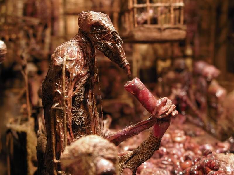 Жуткие диорамы Марка Пауэлла, считающего каннибализм и переваривание плоти изысканными