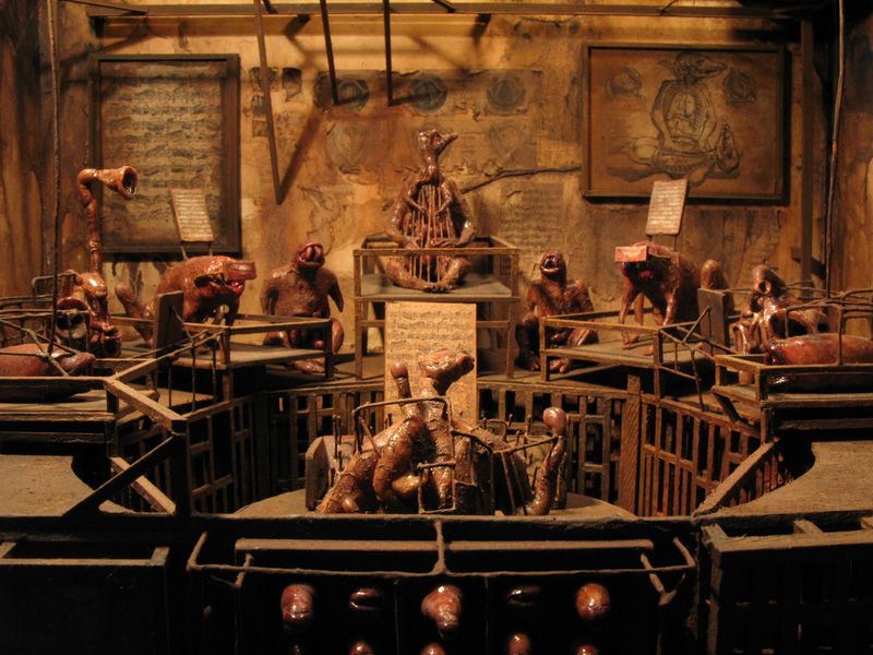 Жуткие диорамы Марка Пауэлла, считающего каннибализм и переваривание плоти изысканными