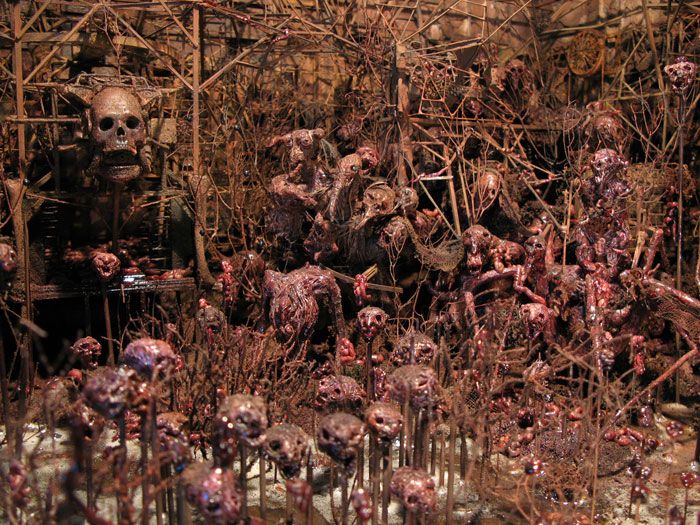 Жуткие диорамы Марка Пауэлла, считающего каннибализм и переваривание плоти изысканными