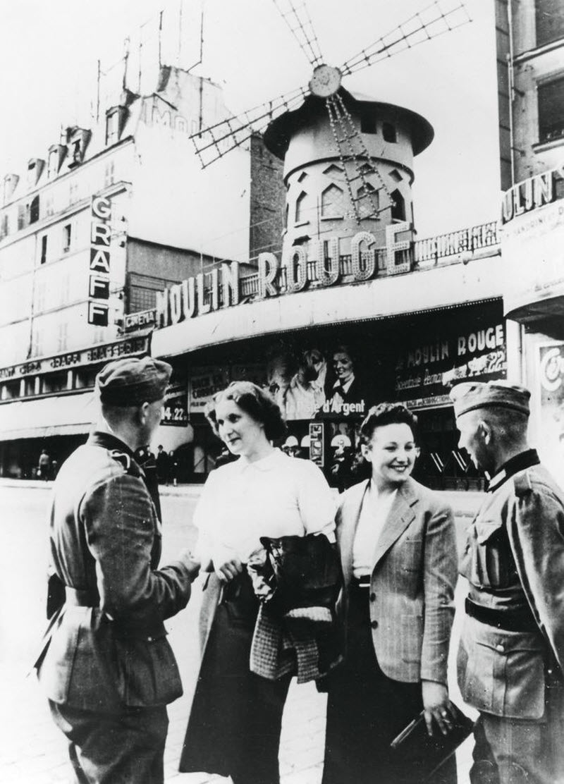 Вековая история главного кабаре мира «Мулен Руж» в фотографиях