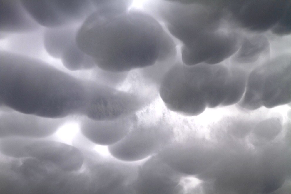 Поразительные облака Mammatus