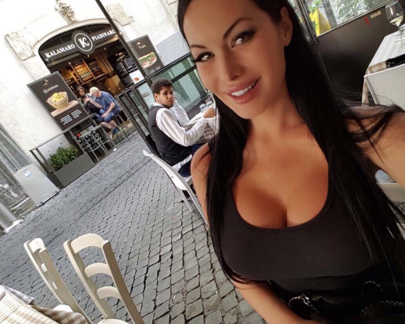 Вероника Блэк на снимках из Instagram