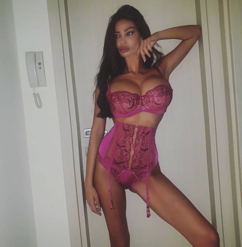 Гламурная Сорайя Вучелич