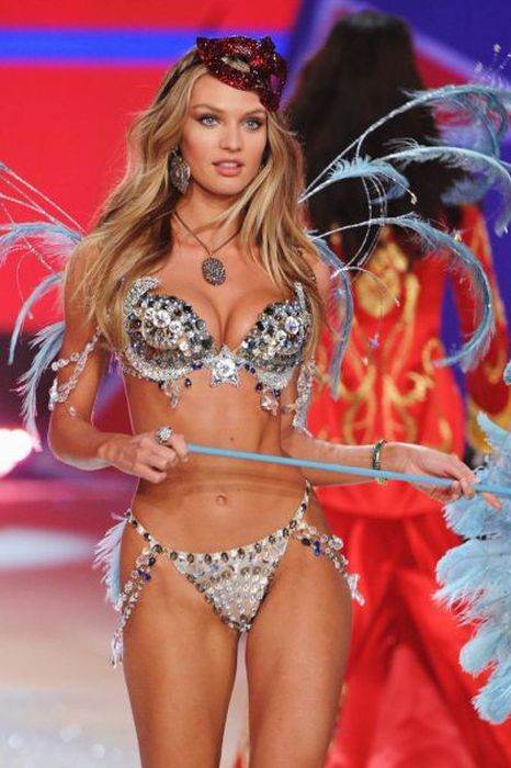 Показ от Victoria's Secret